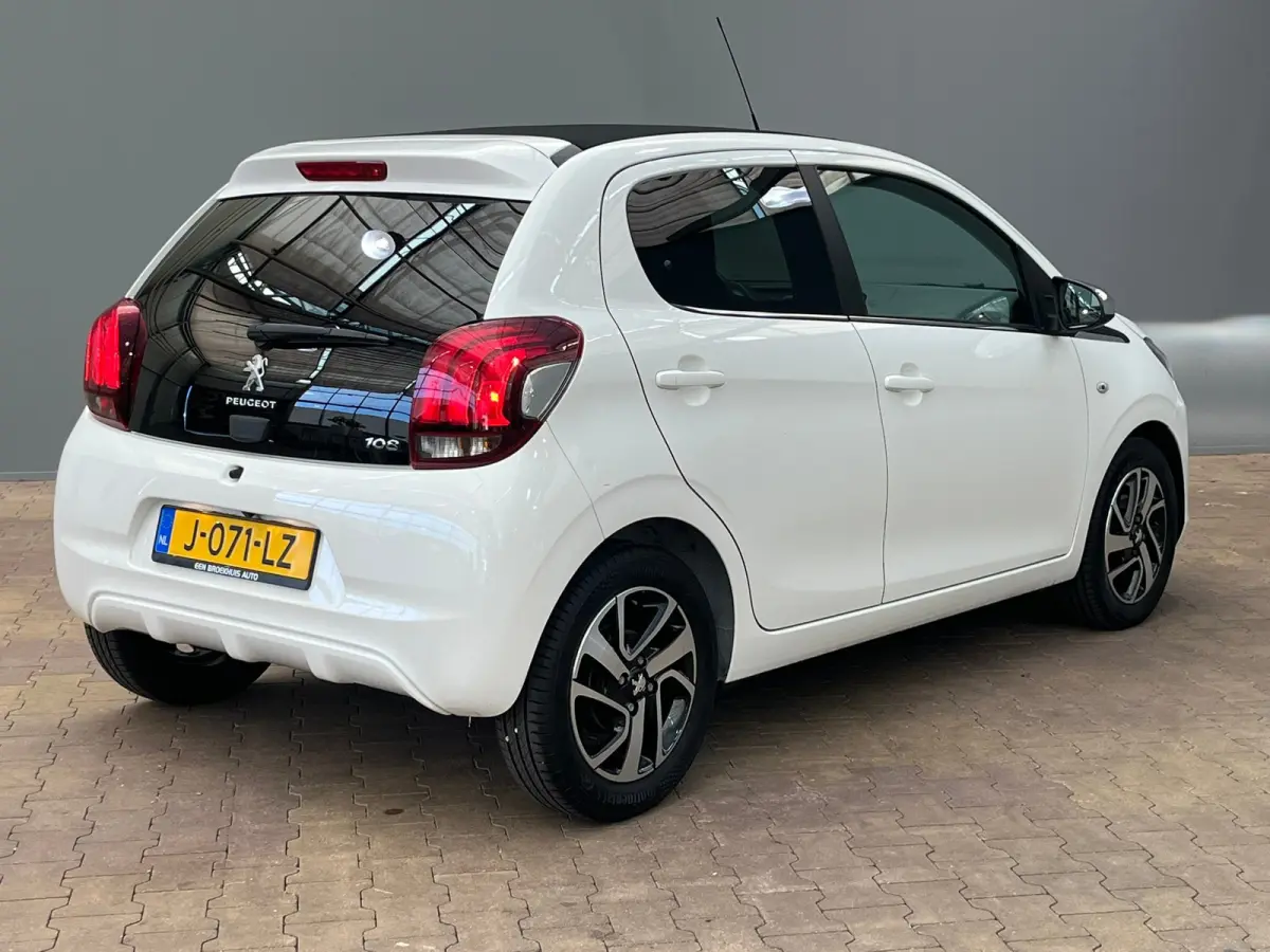 1.0 e-VTi Allure TOP! Camera | Carplay | Climate Control  | 15" Lichtmetaal | DAB | LED Dagrij | Elek. Ramen| Achteruitrijcamera | Airco | Apple Carplay/Android Auto|telefoonintegratie premi