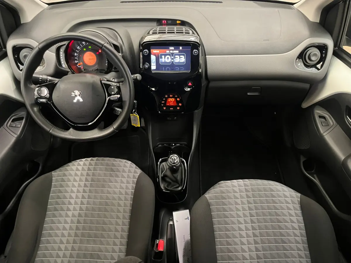 1.0 e-VTi Allure TOP! Camera | Carplay | Climate Control  | 15" Lichtmetaal | DAB | LED Dagrij | Elek. Ramen| Achteruitrijcamera | Airco | Apple Carplay/Android Auto|telefoonintegratie premi