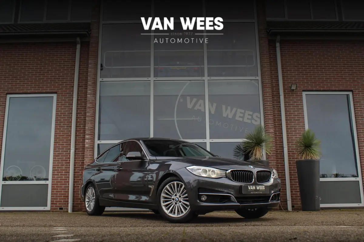 328i High Executive | 2e eigenaar | Origineel NL | Luxury Line | HiFi audio | Navigatie Professional | Sportstoelen | Cruise control | Bluetooth | Xenon | PDC