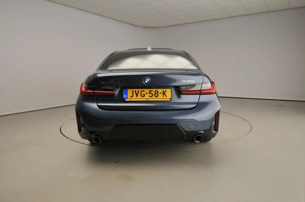 330i xDrive | M-Sportpakket | LED | Navigatie | Schuifdak | Elektr. zetels | Sportstoelen | DAB | Harman-kardon sound | Alu 19 inch