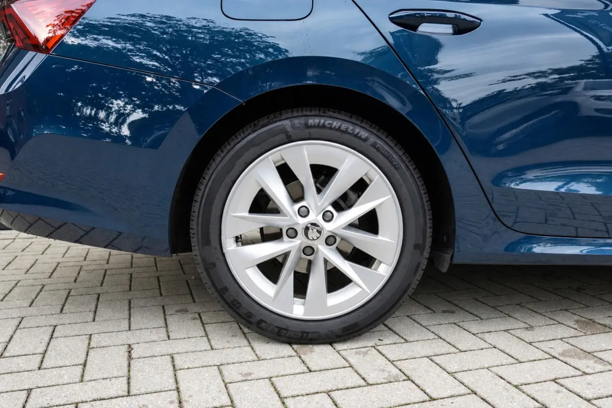 1.0 e-TSI Business Edition Plus 360 KEYLESS CAM