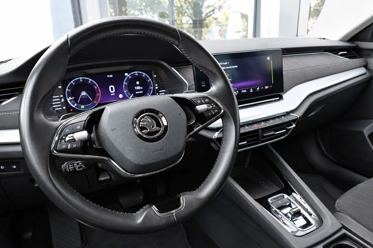 1.0 e-TSI Business Edition Plus 360 KEYLESS CAM