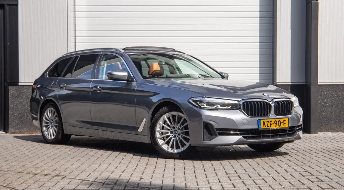 530e Business Edition Plus / Pano / Trekhaak