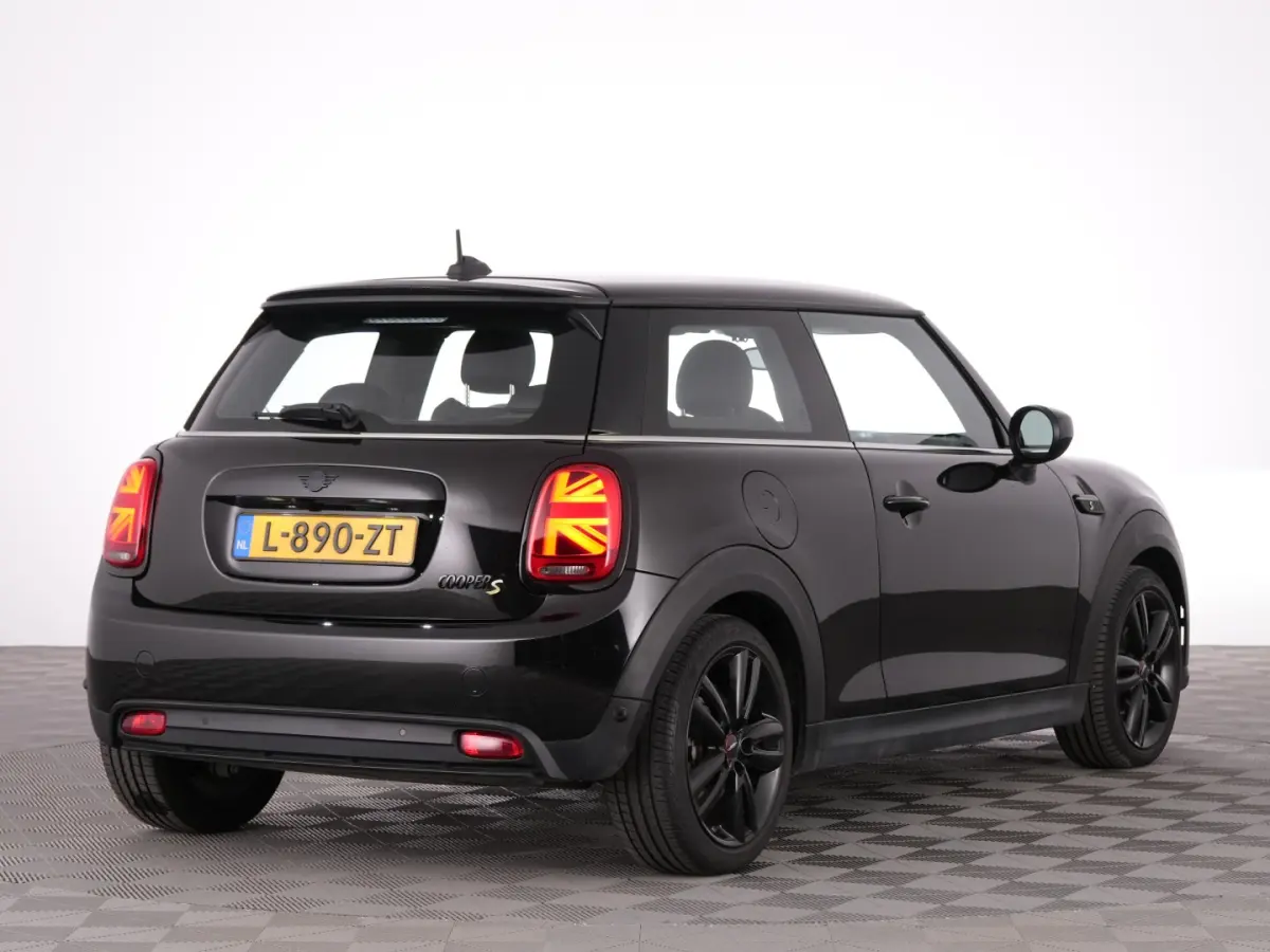 MINI Yours 33 kWh | CARPLAY | Half LEDER | Full LED | SOH: 97% | !