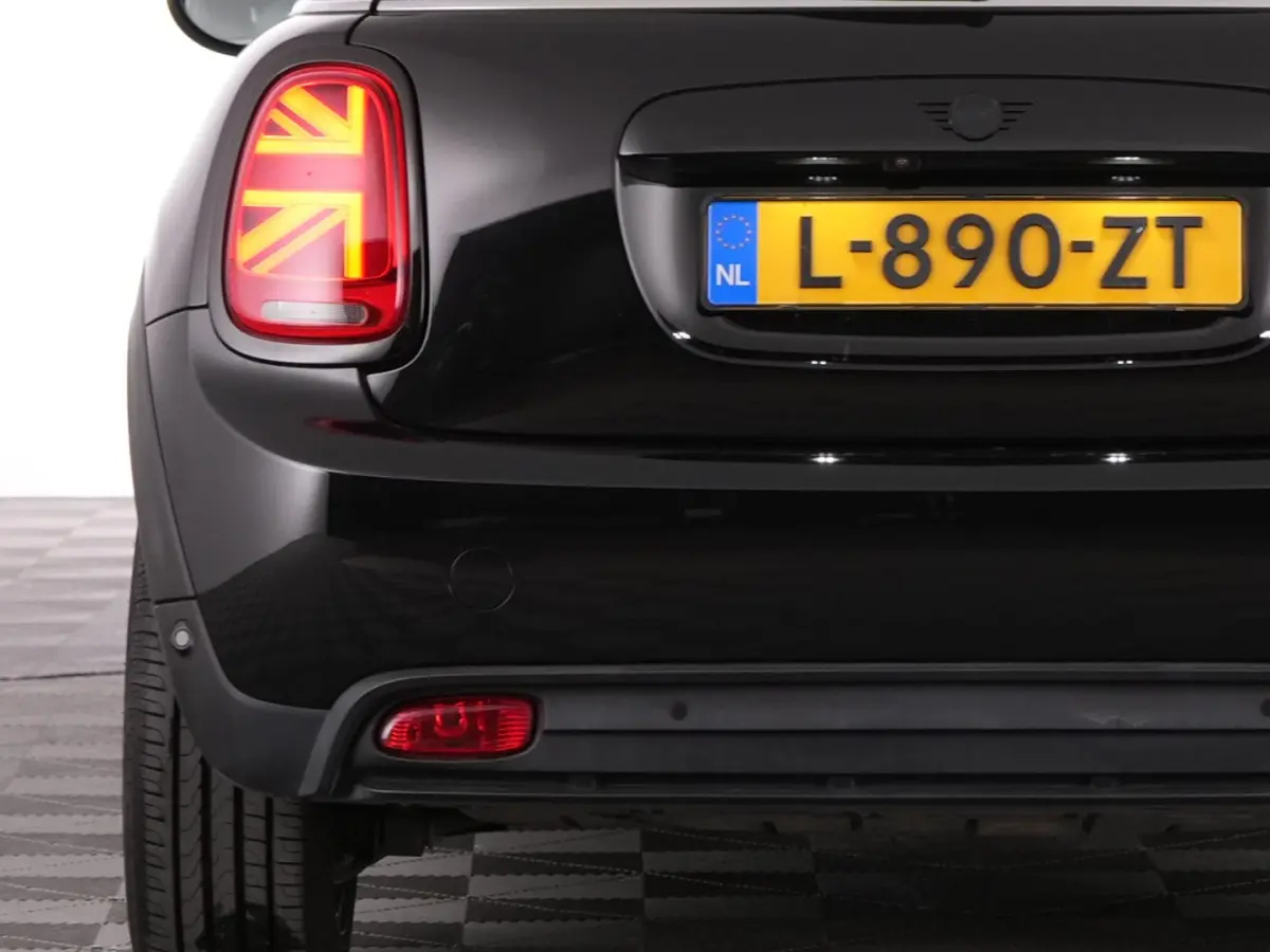 MINI Yours 33 kWh | CARPLAY | Half LEDER | Full LED | SOH: 97% | !