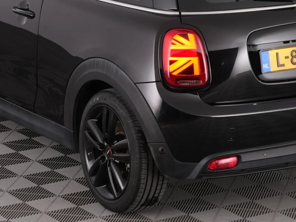 MINI Yours 33 kWh | CARPLAY | Half LEDER | Full LED | SOH: 97% | !