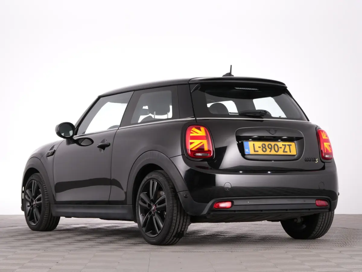 MINI Yours 33 kWh | CARPLAY | Half LEDER | Full LED | SOH: 97% | !