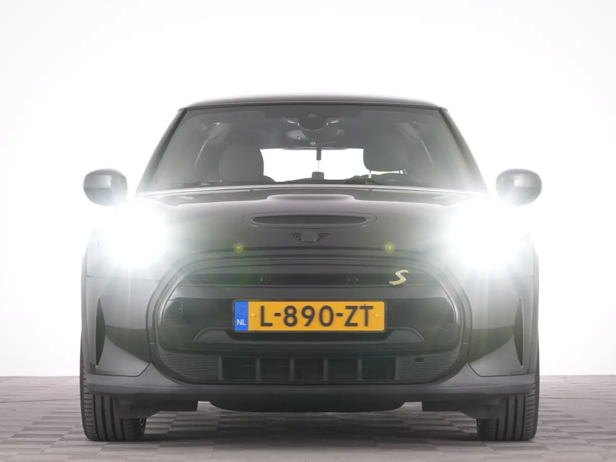 MINI Yours 33 kWh | CARPLAY | Half LEDER | Full LED | SOH: 97% | !