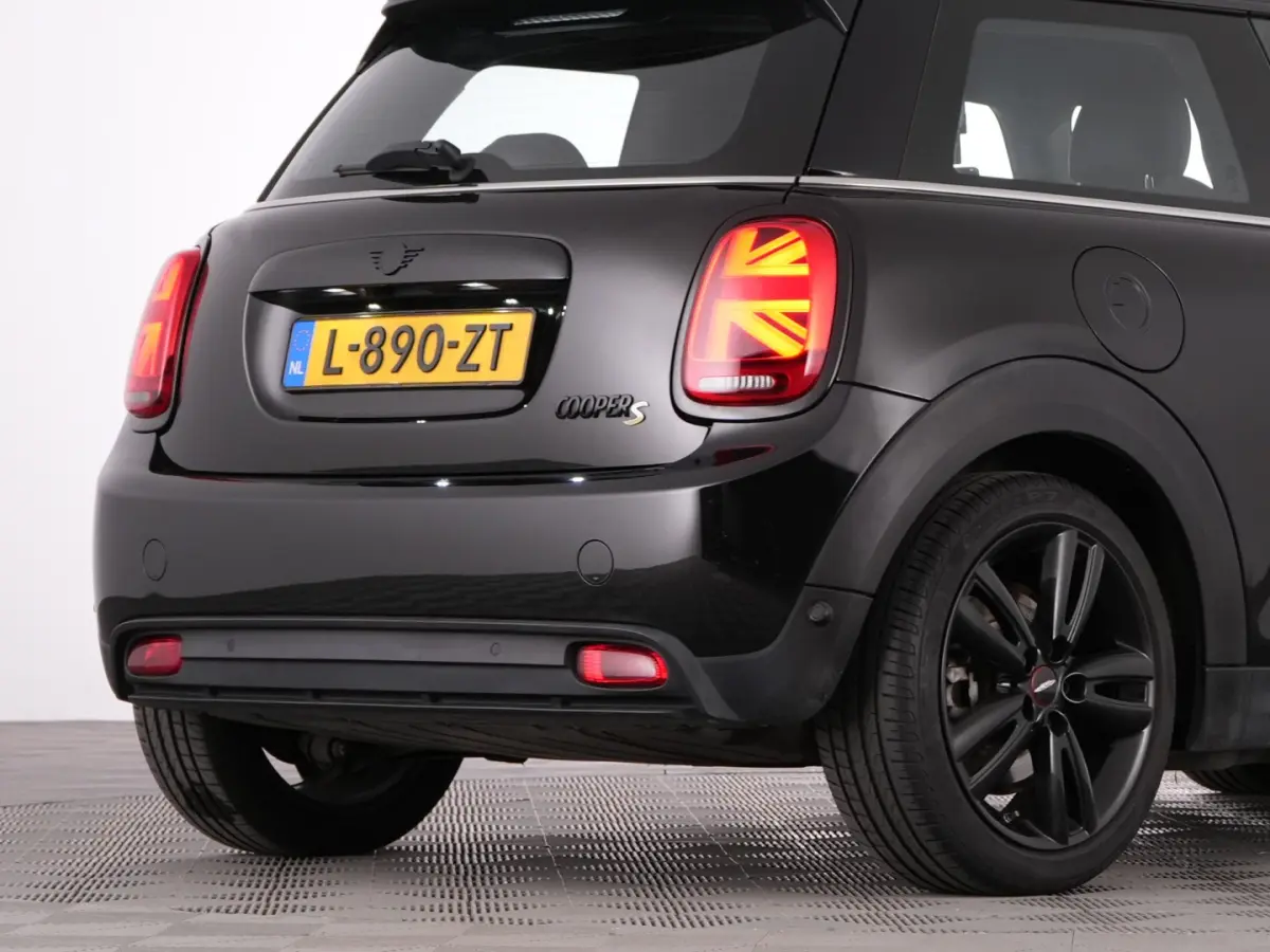 MINI Yours 33 kWh | CARPLAY | Half LEDER | Full LED | SOH: 97% | !