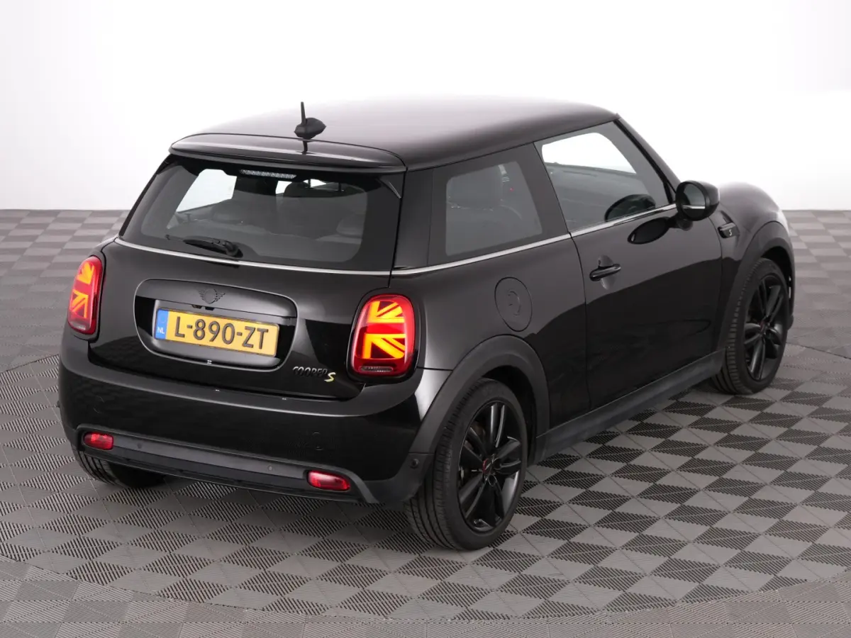 MINI Yours 33 kWh | CARPLAY | Half LEDER | Full LED | SOH: 97% | !