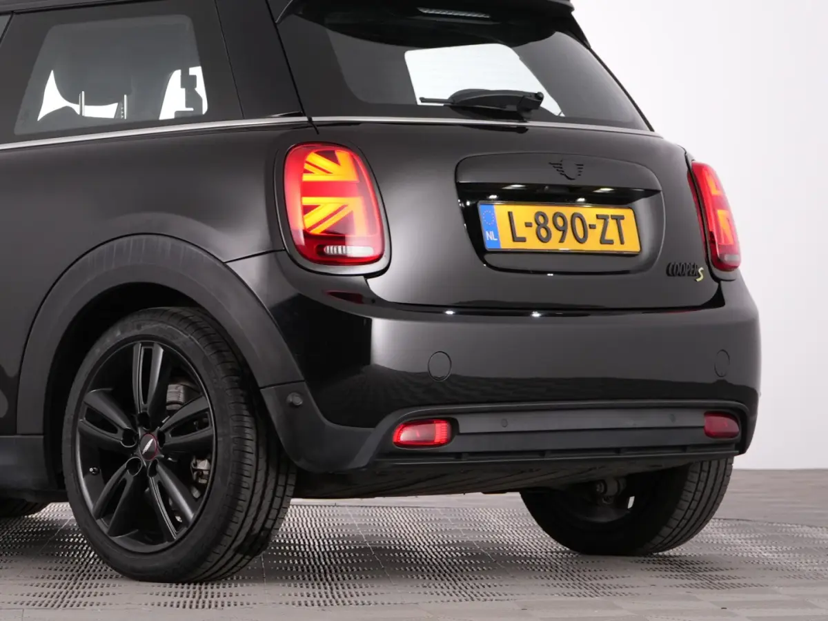 MINI Yours 33 kWh | CARPLAY | Half LEDER | Full LED | SOH: 97% | !