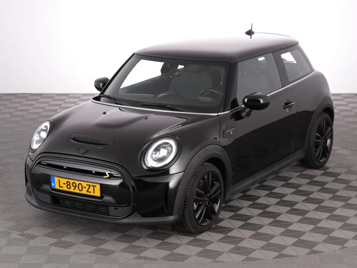 MINI Yours 33 kWh | CARPLAY | Half LEDER | Full LED | SOH: 97% | !