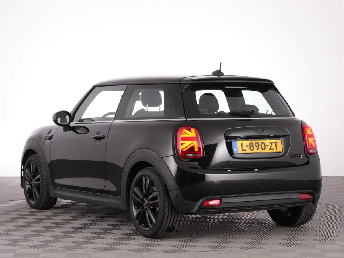 MINI Yours 33 kWh | CARPLAY | Half LEDER | Full LED | SOH: 97% | !