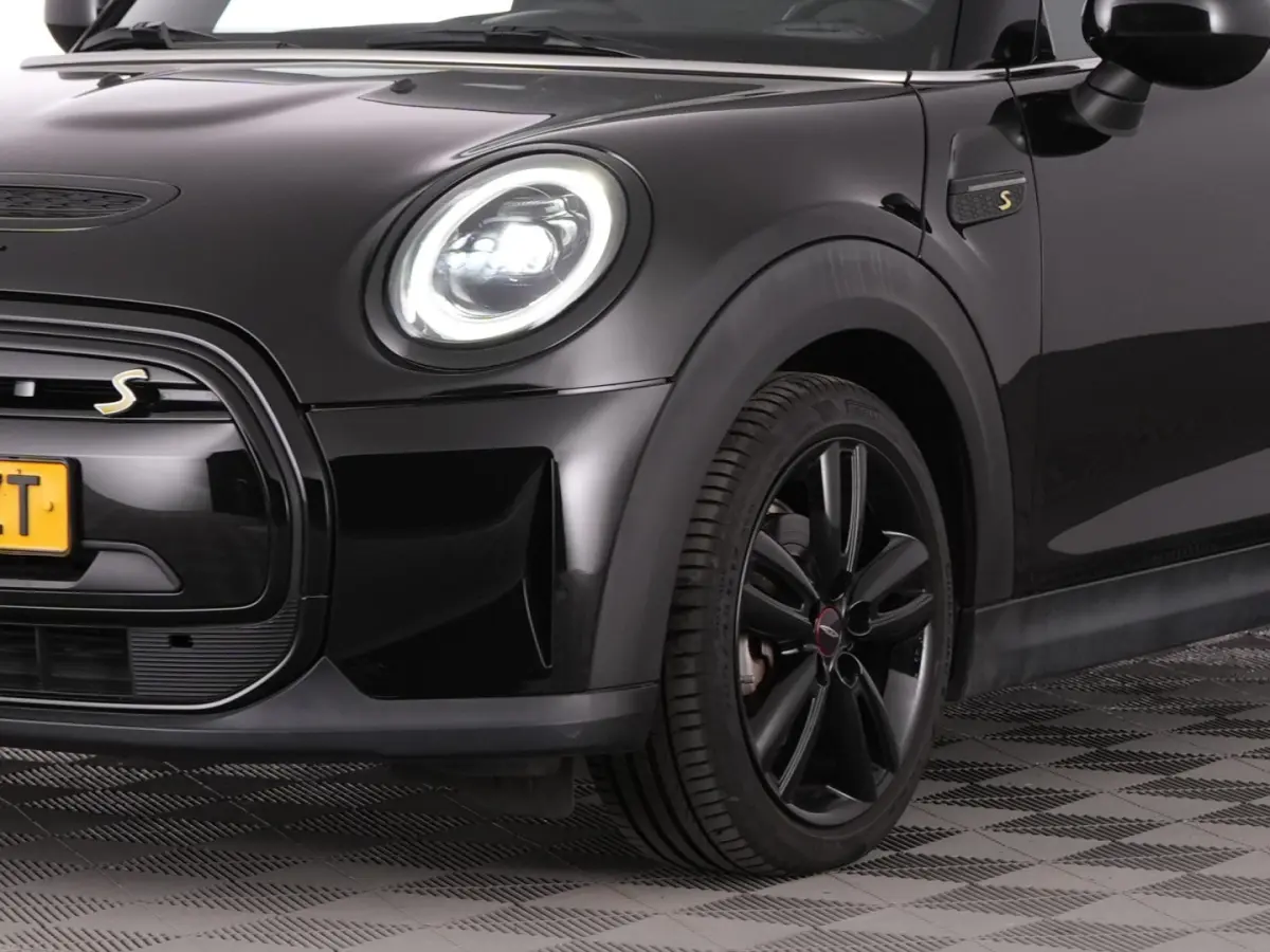 MINI Yours 33 kWh | CARPLAY | Half LEDER | Full LED | SOH: 97% | !