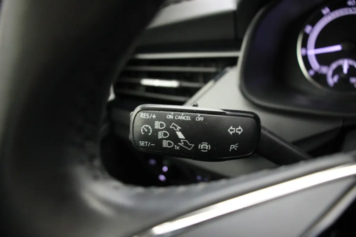 1.0 TSI Ambition - Carplay, Cruise, Clima