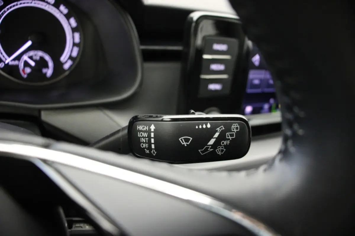 1.0 TSI Ambition - Carplay, Cruise, Clima