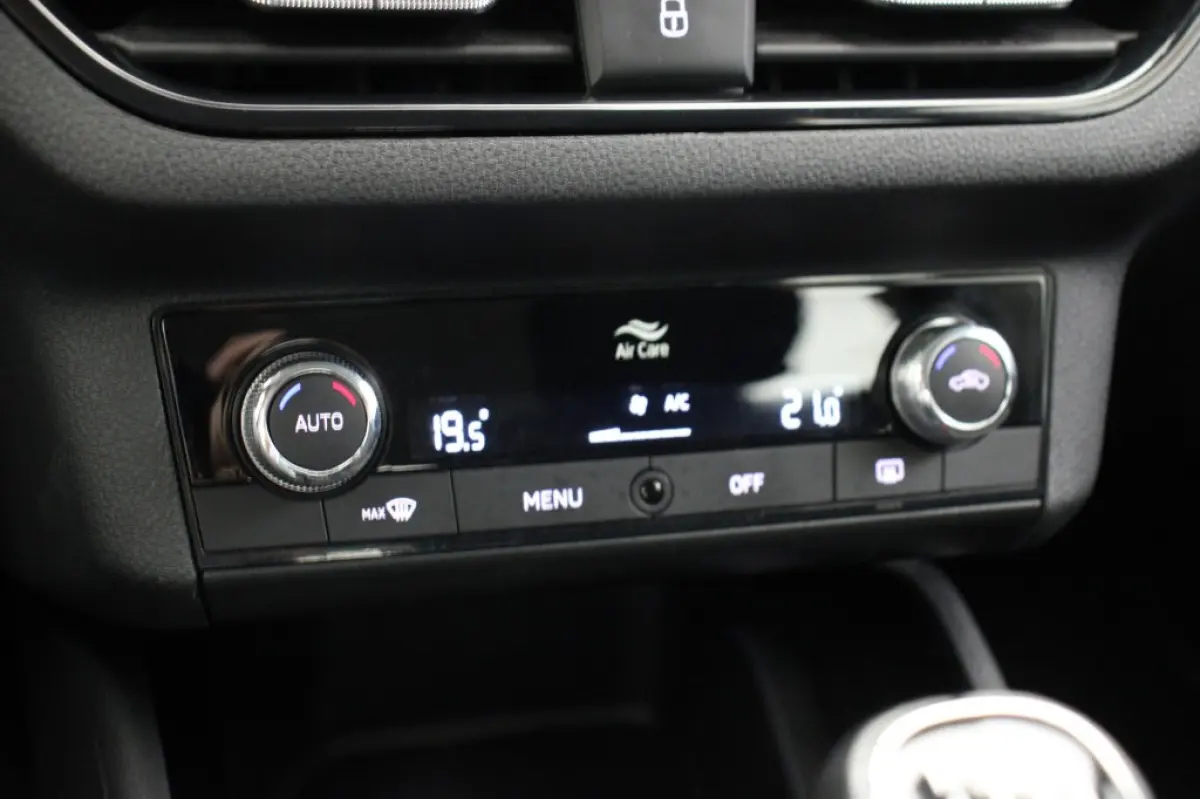 1.0 TSI Ambition - Carplay, Cruise, Clima