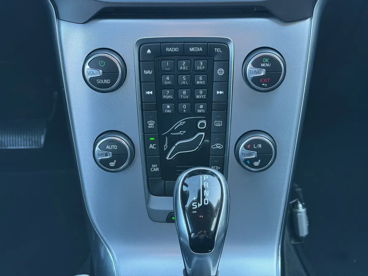 1.5 T2 Edition+ | Stoelverwarming | Sensoren rondom | Cruise control | Full map navigatie |