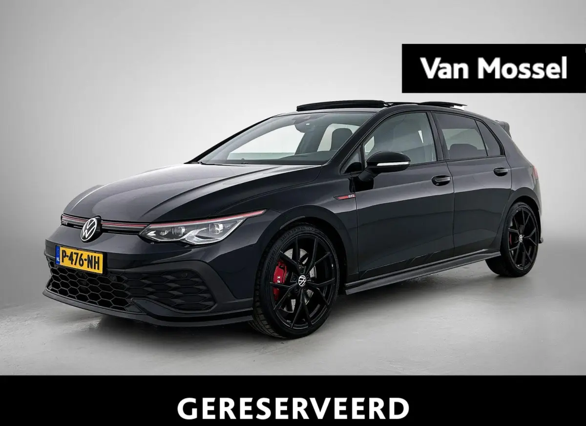 2.0 TSI GTI | Panorama dak | Head-up display | Stoelverwarming | Camera | 19 Inch Velgen | Parkeersensoren | Cruise control |
