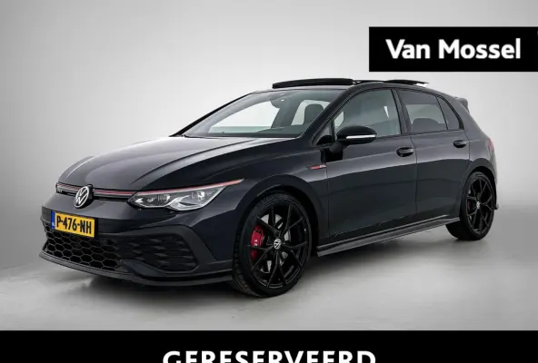 2.0 TSI GTI | Panorama dak | Head-up display | Stoelverwarming | Camera | 19 Inch Velgen | Parkeersensoren | Cruise control |