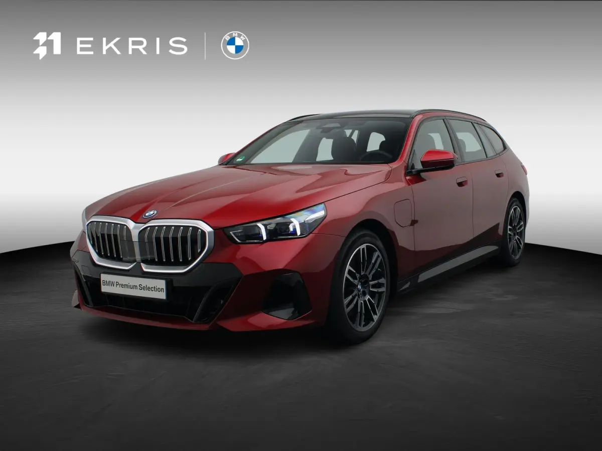 550e xDrive M Sportpakket | Comfort Pack | SoH 100% | Trekhaak | Panoramadak | Elektrisch Verstelbare Sportstoelen | Driving Assistant | Harman Kardon | 19''