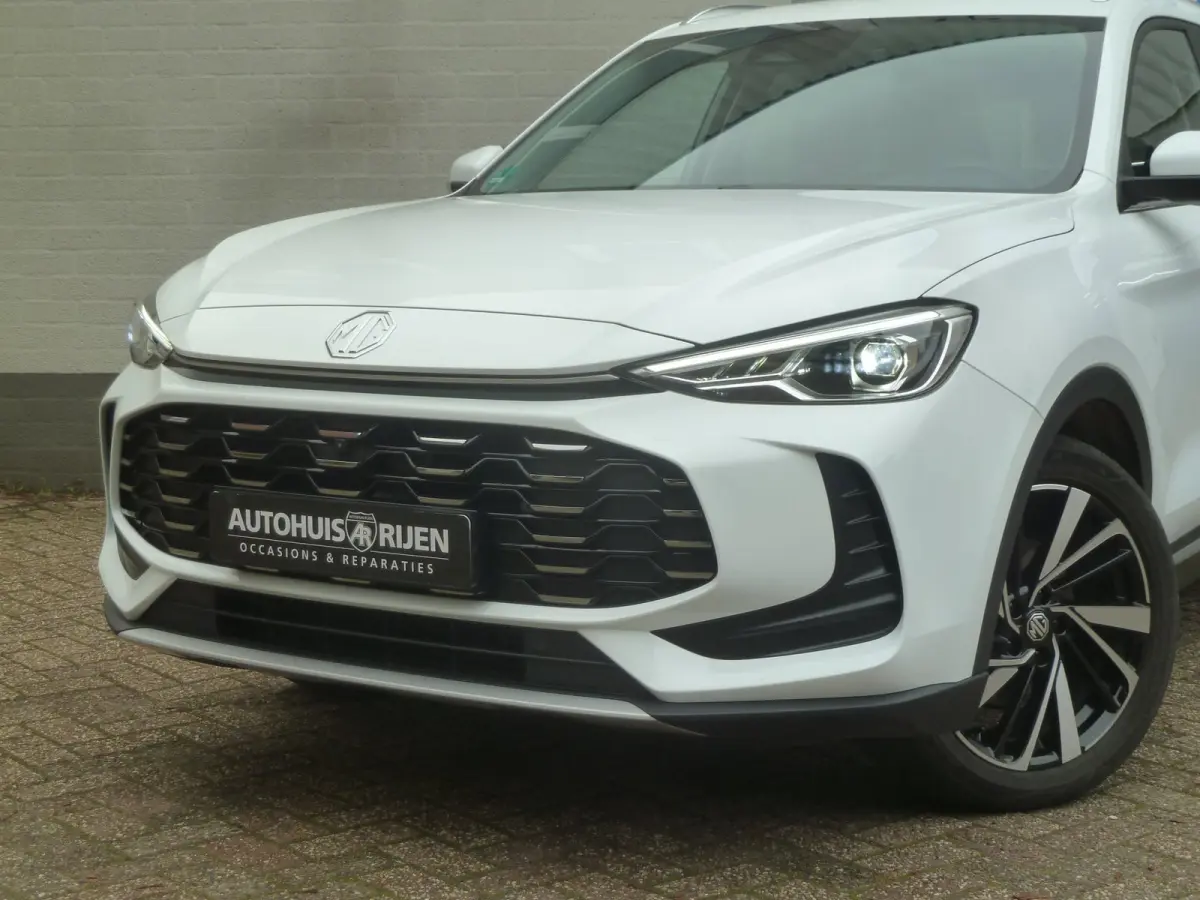 1.5 Hybrid+ Luxury|Leder|360-Camera|Blindspot|Stuur/Stoelverwarming|Adaptive-Cruise|15.000km