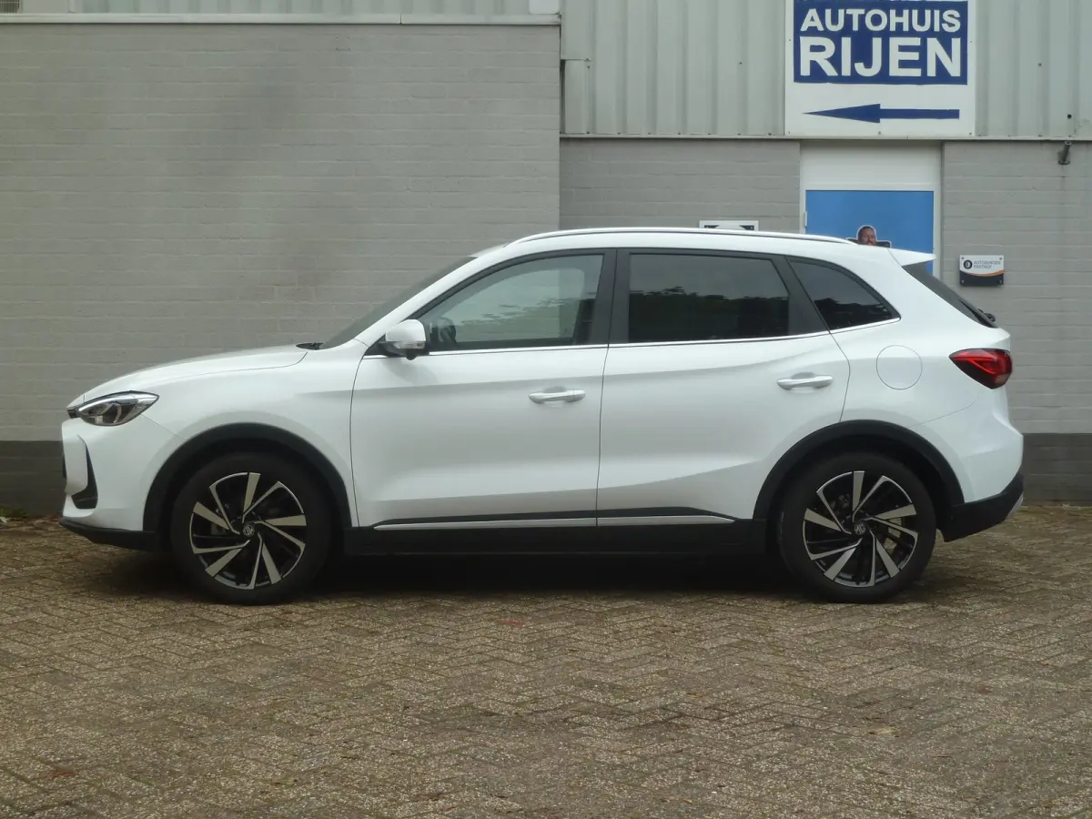 1.5 Hybrid+ Luxury|Leder|360-Camera|Blindspot|Stuur/Stoelverwarming|Adaptive-Cruise|15.000km