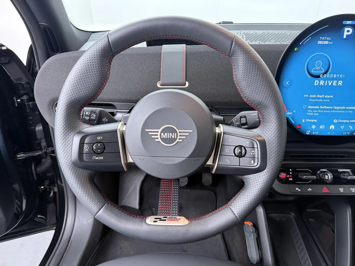 E John Cooper Works Pakket M | Stoel & stuurverwarming | Panoramadak | Getint glas | LED adaptief