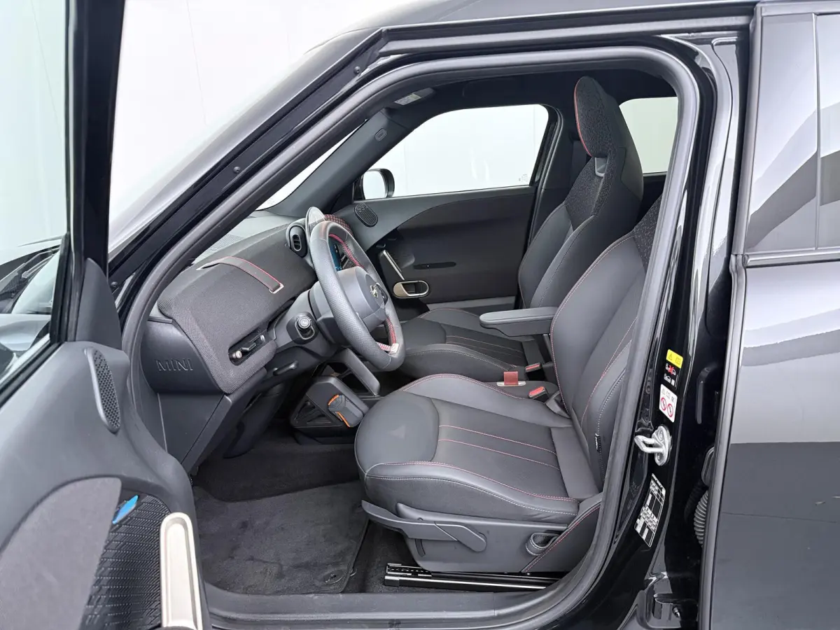 E John Cooper Works Pakket M | Stoel & stuurverwarming | Panoramadak | Getint glas | LED adaptief