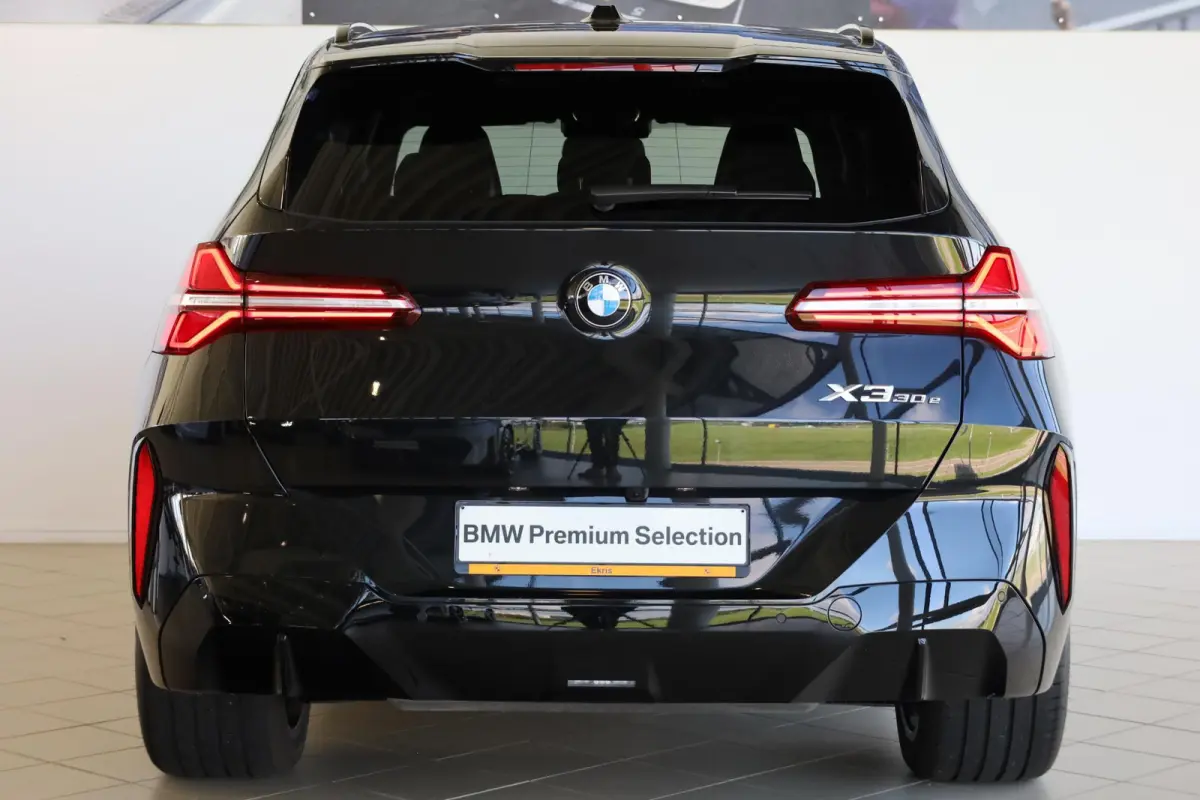 30e xDrive | M Sport Pro | Panorama Dak | Harman/Kardon | Trekhaak
