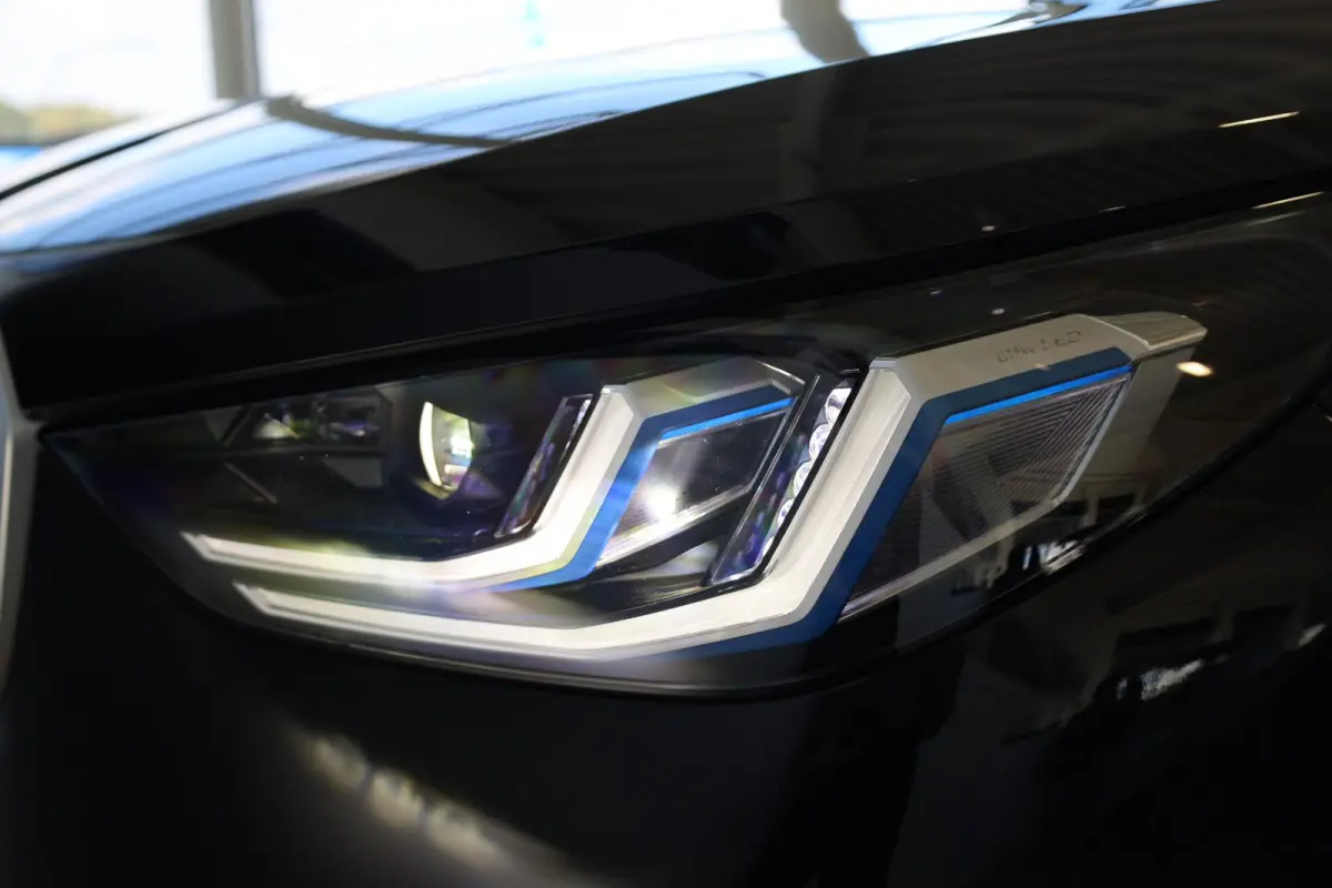 30e xDrive | M Sport Pro | Panorama Dak | Harman/Kardon | Trekhaak