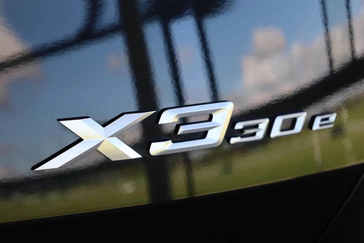 30e xDrive | M Sport Pro | Panorama Dak | Harman/Kardon | Trekhaak