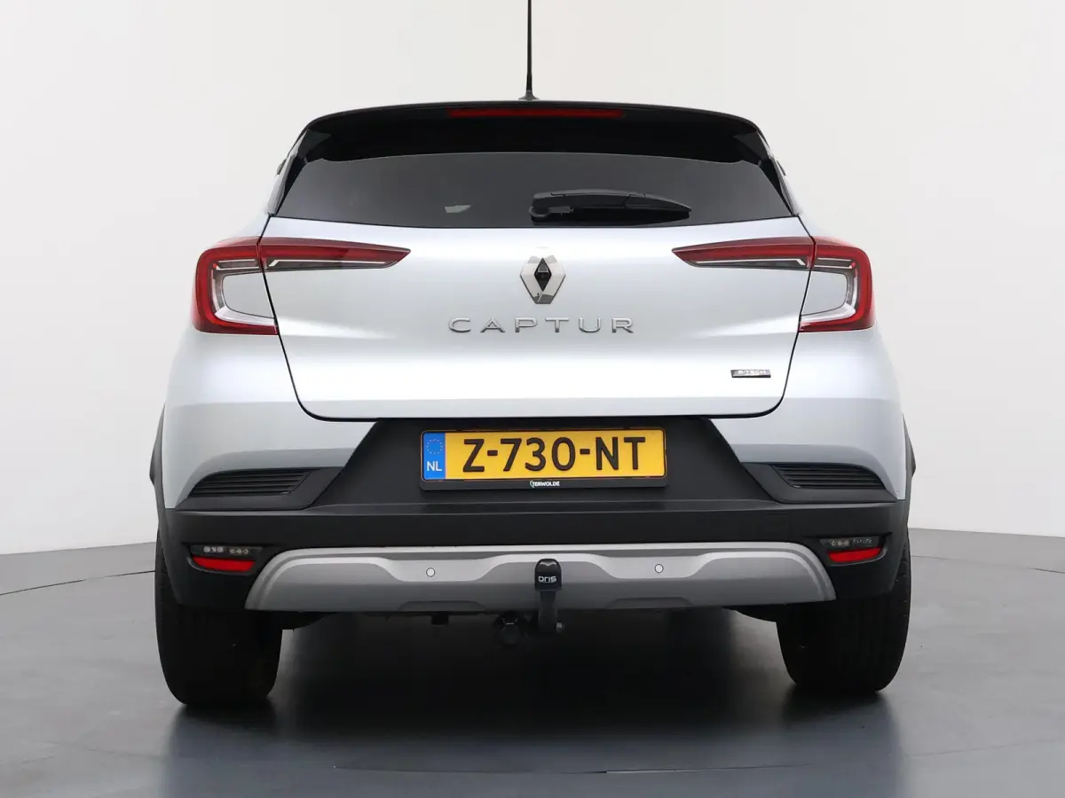 evolution E-Tech hybride 145 | Trekhaak | Parkeercamera | Navigatie | Climate Control |
