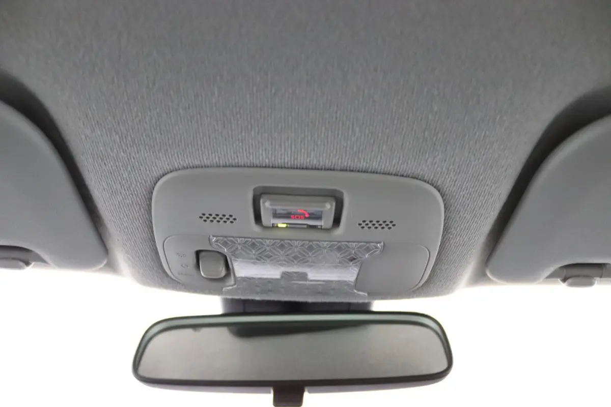 1.0 VVT-i MT Play | Camera |