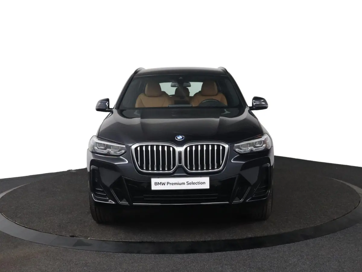 xDrive30e | SOH 95% | M Sportpakket | Trekhaak | Parking Assistant | Sportstoelen