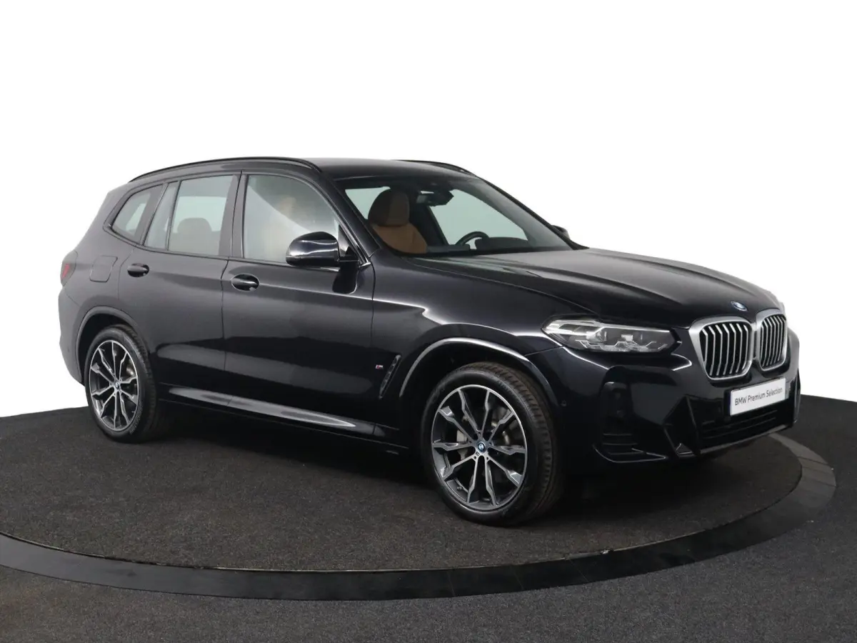 xDrive30e | SOH 95% | M Sportpakket | Trekhaak | Parking Assistant | Sportstoelen