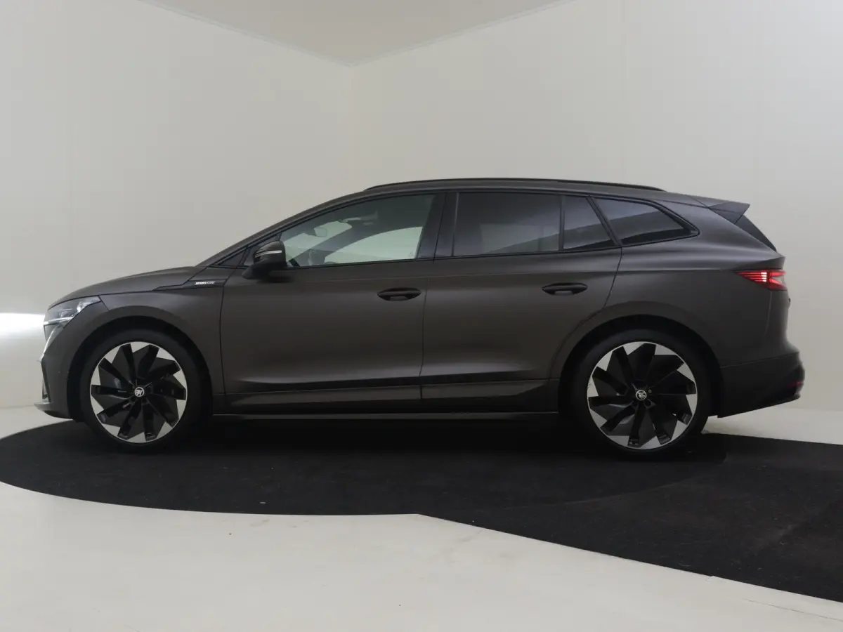 60 Sportline l SOH 91,38% l Camera | 21" l Apple Car Play l Matte kleur l Navi l Sportstoelen l Leder/Alcantara l