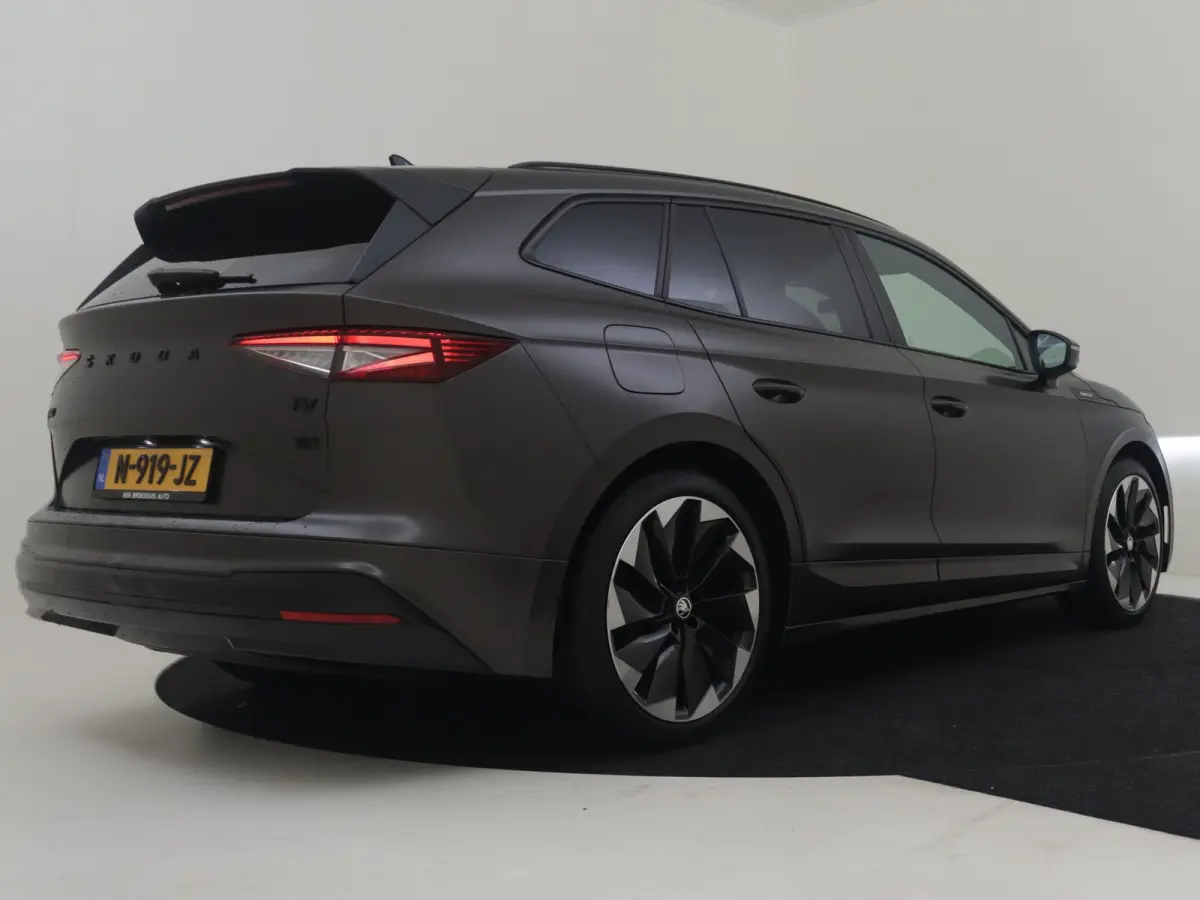 60 Sportline l SOH 91,38% l Camera | 21" l Apple Car Play l Matte kleur l Navi l Sportstoelen l Leder/Alcantara l