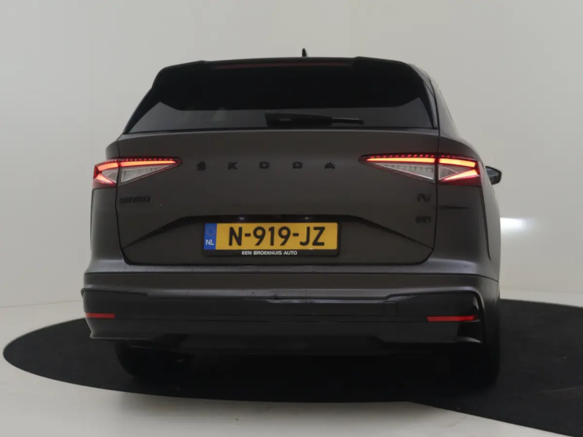 60 Sportline l SOH 91,38% l Camera | 21" l Apple Car Play l Matte kleur l Navi l Sportstoelen l Leder/Alcantara l
