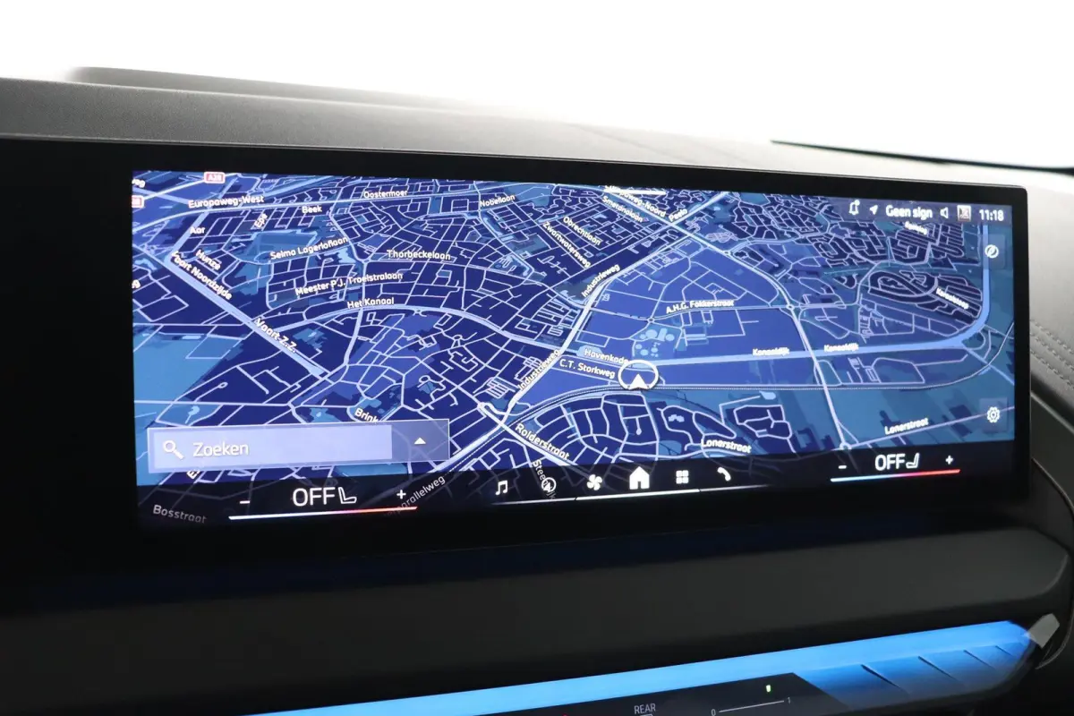 30e xDrive | SOH 100% | M Sportpakket | Premium Pack | Trekhaak  | Panoramadak | Harman Kardon | Parking Assistant