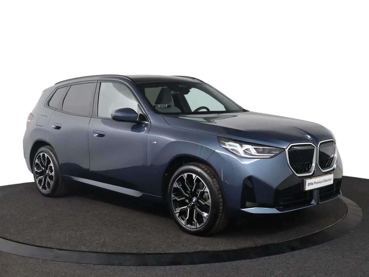 30e xDrive | SOH 100% | M Sportpakket | Premium Pack | Trekhaak  | Panoramadak | Harman Kardon | Parking Assistant