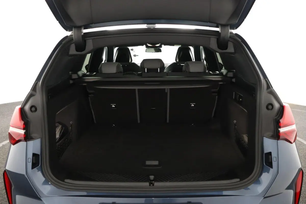 30e xDrive | SOH 100% | M Sportpakket | Premium Pack | Trekhaak  | Panoramadak | Harman Kardon | Parking Assistant