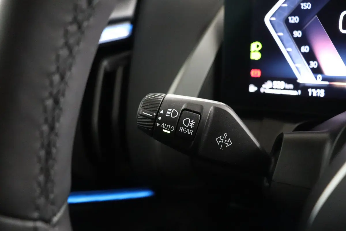 30e xDrive | SOH 100% | M Sportpakket | Premium Pack | Trekhaak  | Panoramadak | Harman Kardon | Parking Assistant