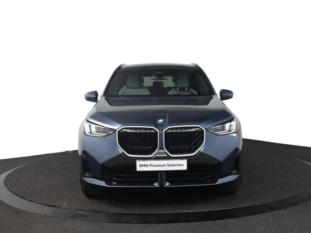 30e xDrive | SOH 100% | M Sportpakket | Premium Pack | Trekhaak  | Panoramadak | Harman Kardon | Parking Assistant