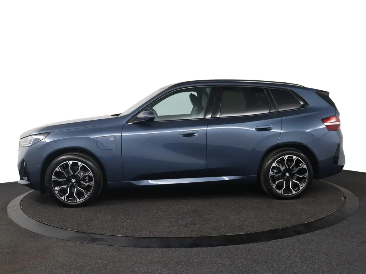 30e xDrive | SOH 100% | M Sportpakket | Premium Pack | Trekhaak  | Panoramadak | Harman Kardon | Parking Assistant