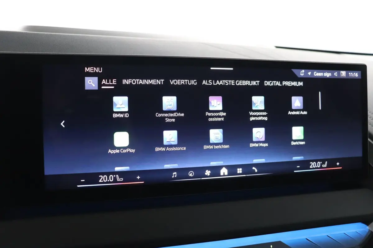 30e xDrive | SOH 100% | M Sportpakket | Premium Pack | Trekhaak  | Panoramadak | Harman Kardon | Parking Assistant