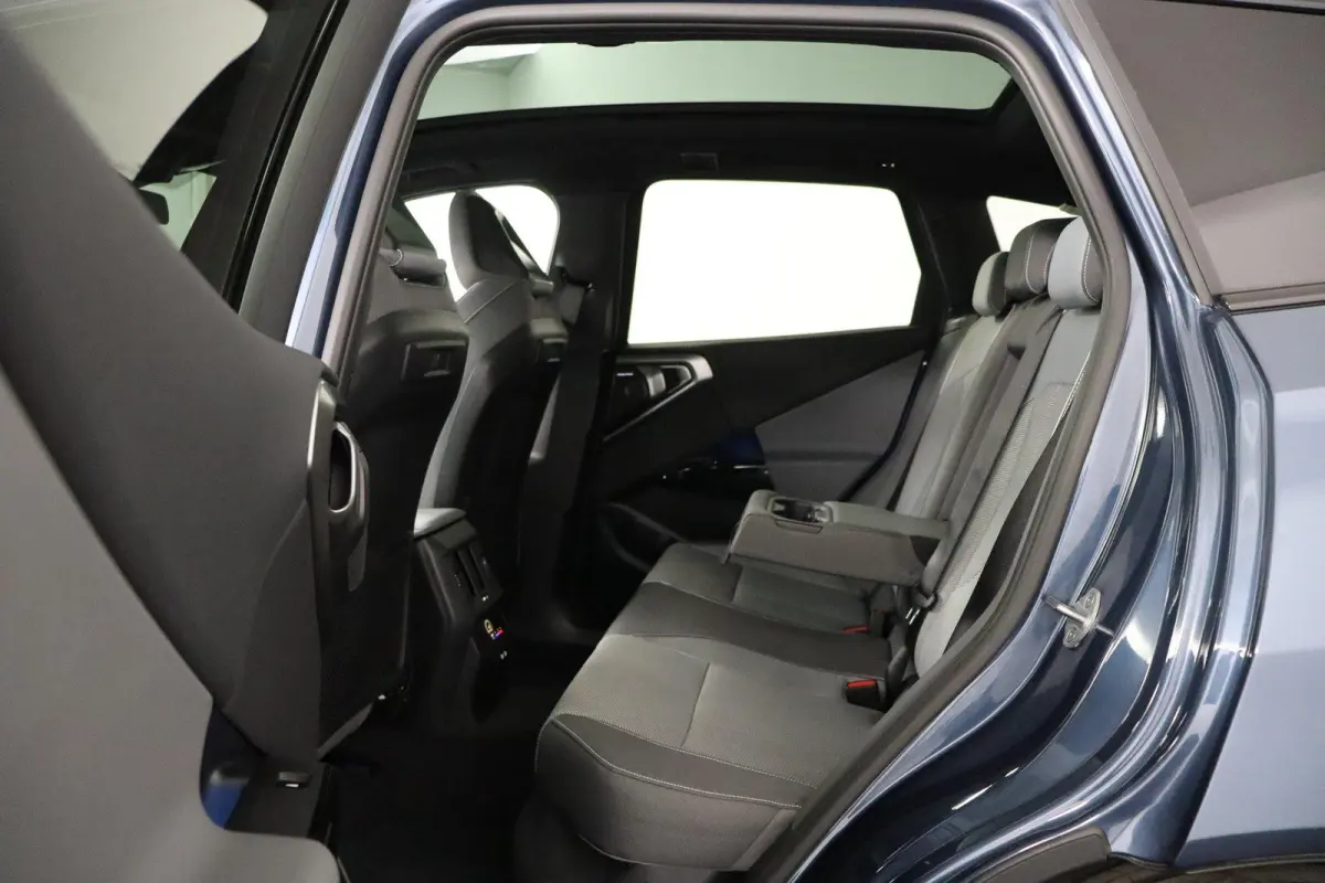 30e xDrive | SOH 100% | M Sportpakket | Premium Pack | Trekhaak  | Panoramadak | Harman Kardon | Parking Assistant