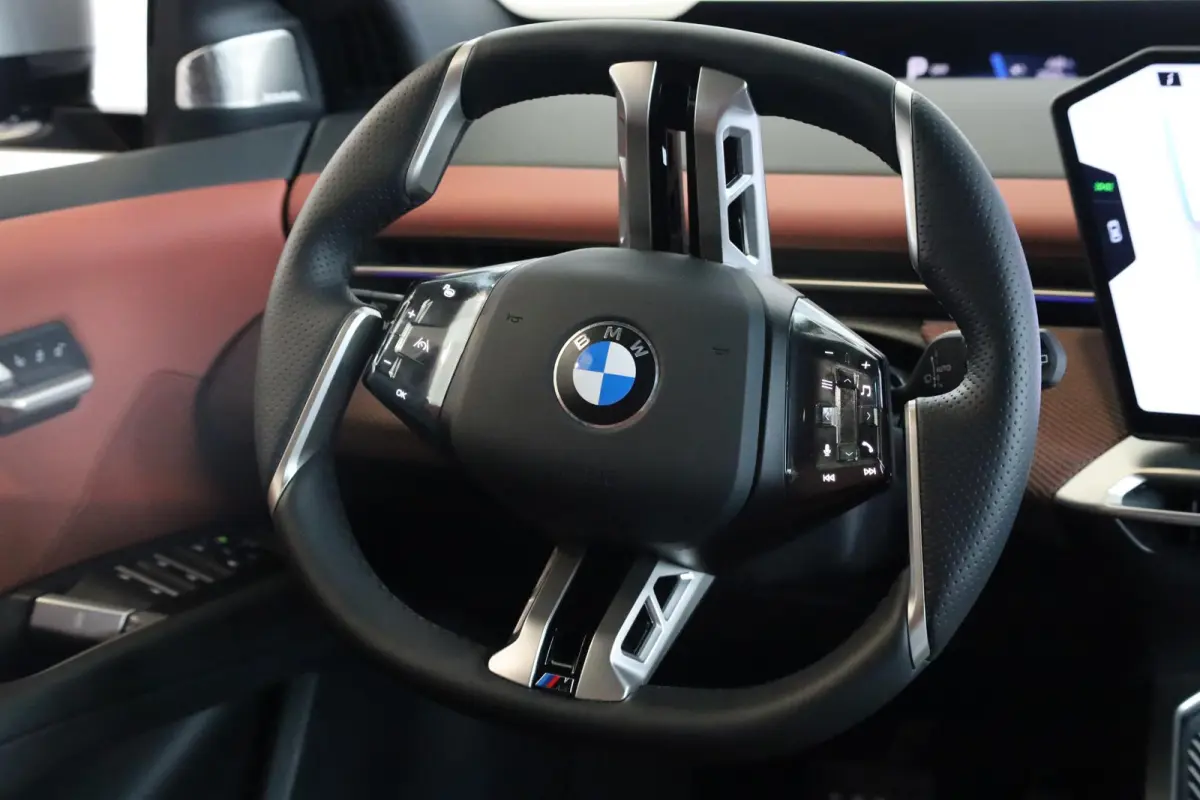 50 xDrive Innovation Pack | M Sportpakket | Elektrische Trekhaak | Panoramadak | Driving Assistant Plus | Parking Assistant professional | Parking Assistant professional | Harman Kardon