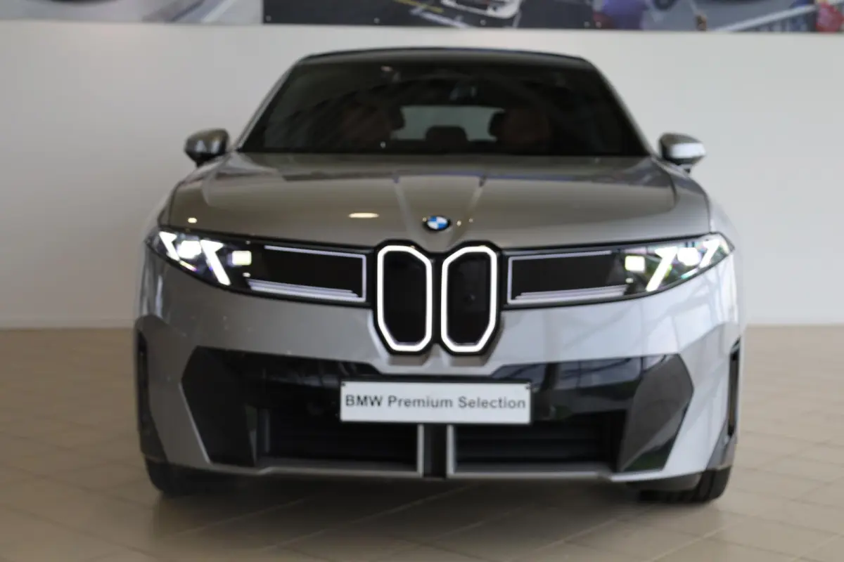 50 xDrive Innovation Pack | M Sportpakket | Elektrische Trekhaak | Panoramadak | Driving Assistant Plus | Parking Assistant professional | Parking Assistant professional | Harman Kardon