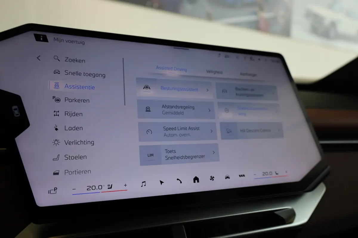 50 xDrive Innovation Pack | M Sportpakket | Elektrische Trekhaak | Panoramadak | Driving Assistant Plus | Parking Assistant professional | Parking Assistant professional | Harman Kardon